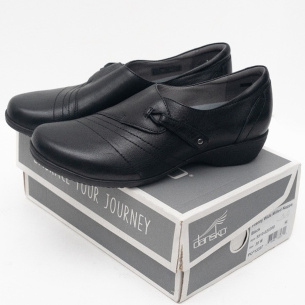 Dansco. Franny Wide Shoe.‎
